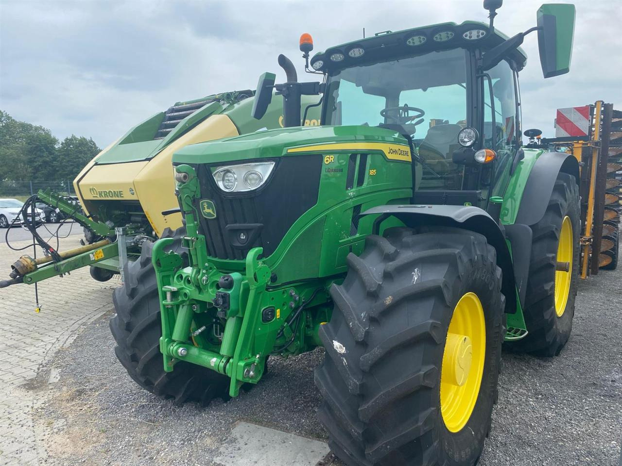 John Deere 6R 185 - Traktor: gambar 1 John Deere 6R 185 - Traktor: gambar 1