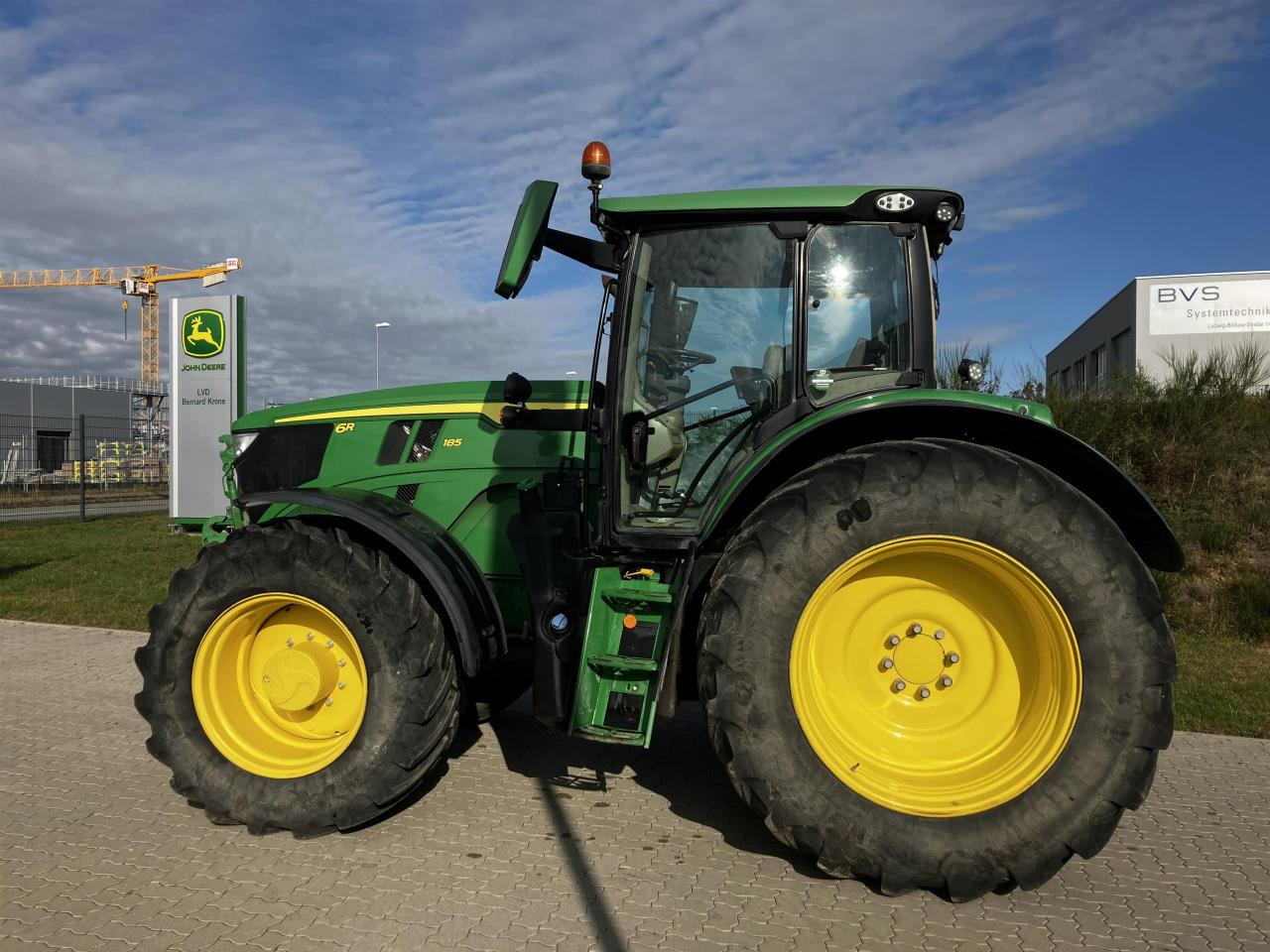 John Deere 6R 185 - Traktor: gambar 1 John Deere 6R 185 - Traktor: gambar 1