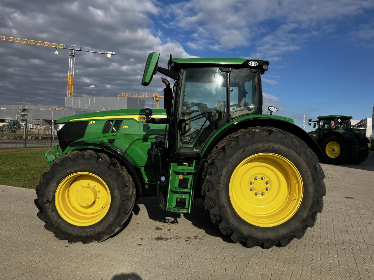 John Deere 6R 185 - Traktor: gambar 1 John Deere 6R 185 - Traktor: gambar 1
