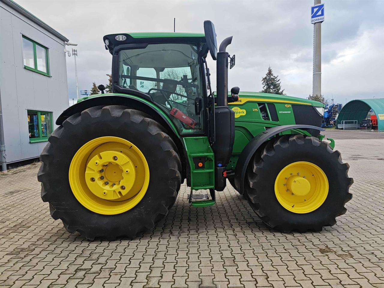 John Deere 6R 215 - Traktor: gambar 3 John Deere 6R 215 - Traktor: gambar 3