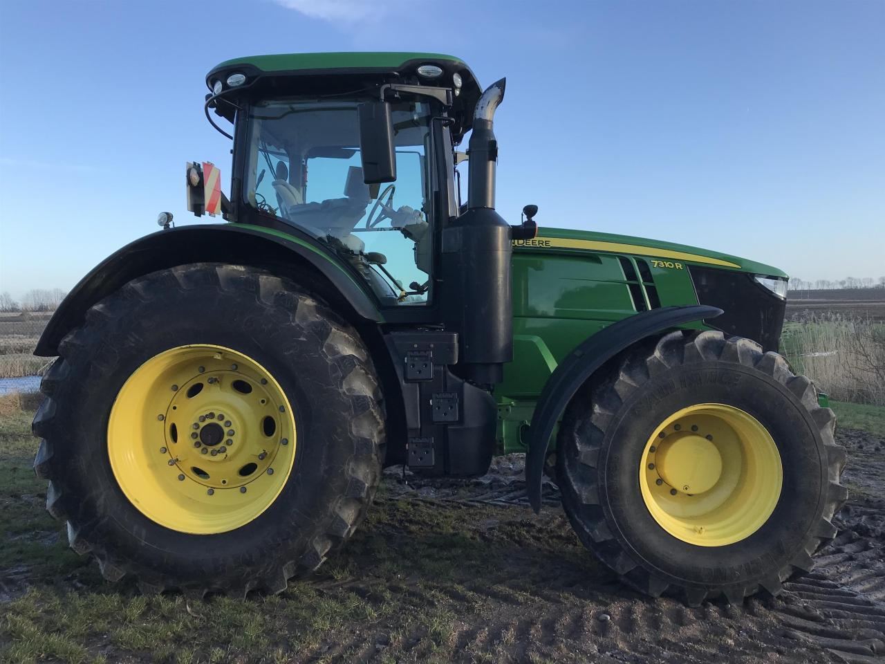 John Deere 7310R - Traktor: gambar 1 John Deere 7310R - Traktor: gambar 1