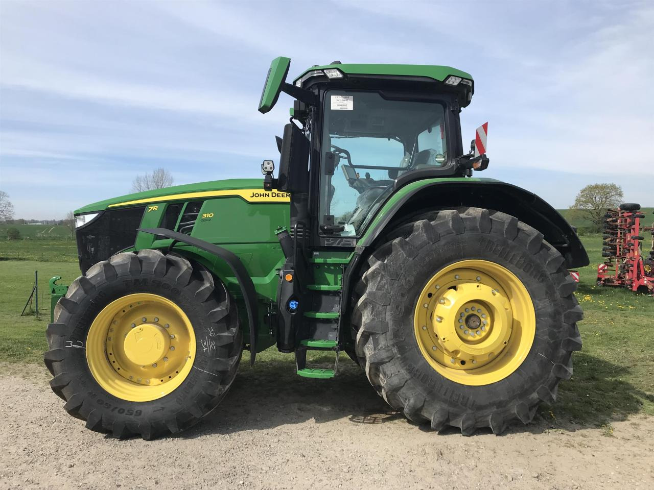 John Deere 7R 310 - Traktor: gambar 1 John Deere 7R 310 - Traktor: gambar 1