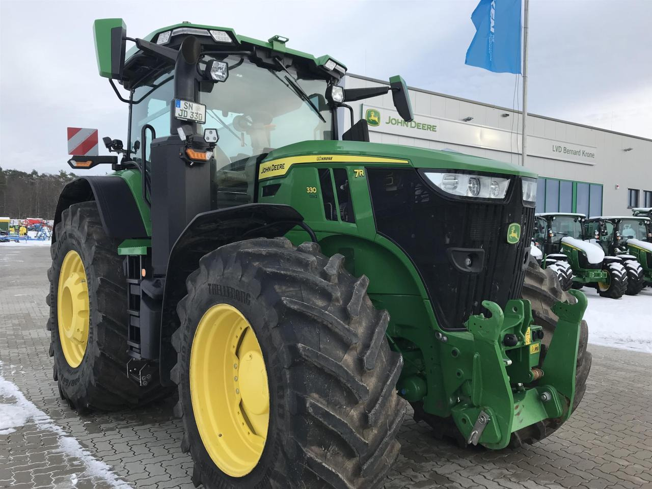 John Deere 7R 330 - Traktor: gambar 2 John Deere 7R 330 - Traktor: gambar 2