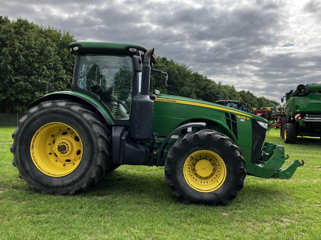 John Deere 8285R - Traktor: gambar 2 John Deere 8285R - Traktor: gambar 2