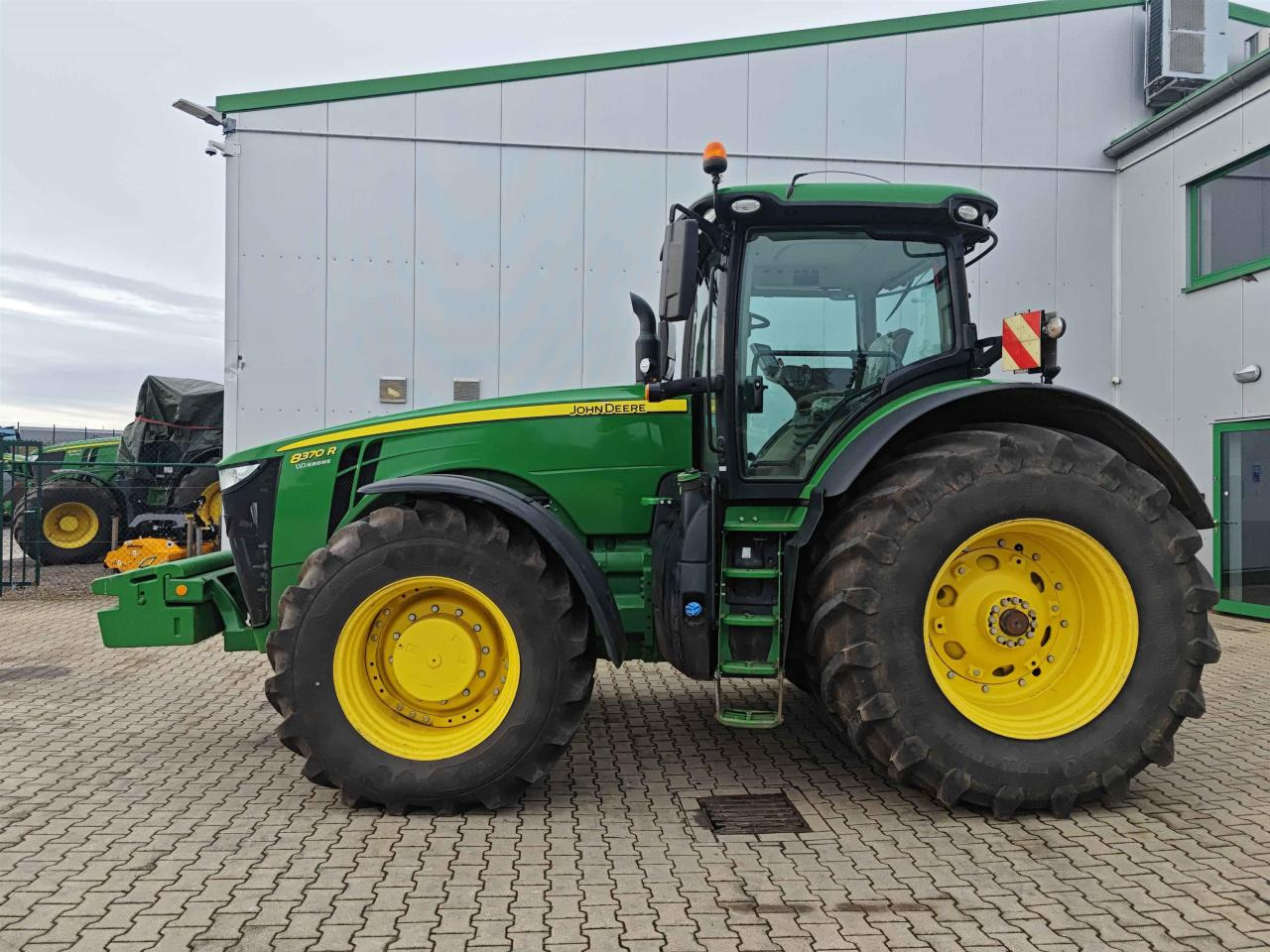 John Deere 8370R - Traktor: gambar 2 John Deere 8370R - Traktor: gambar 2