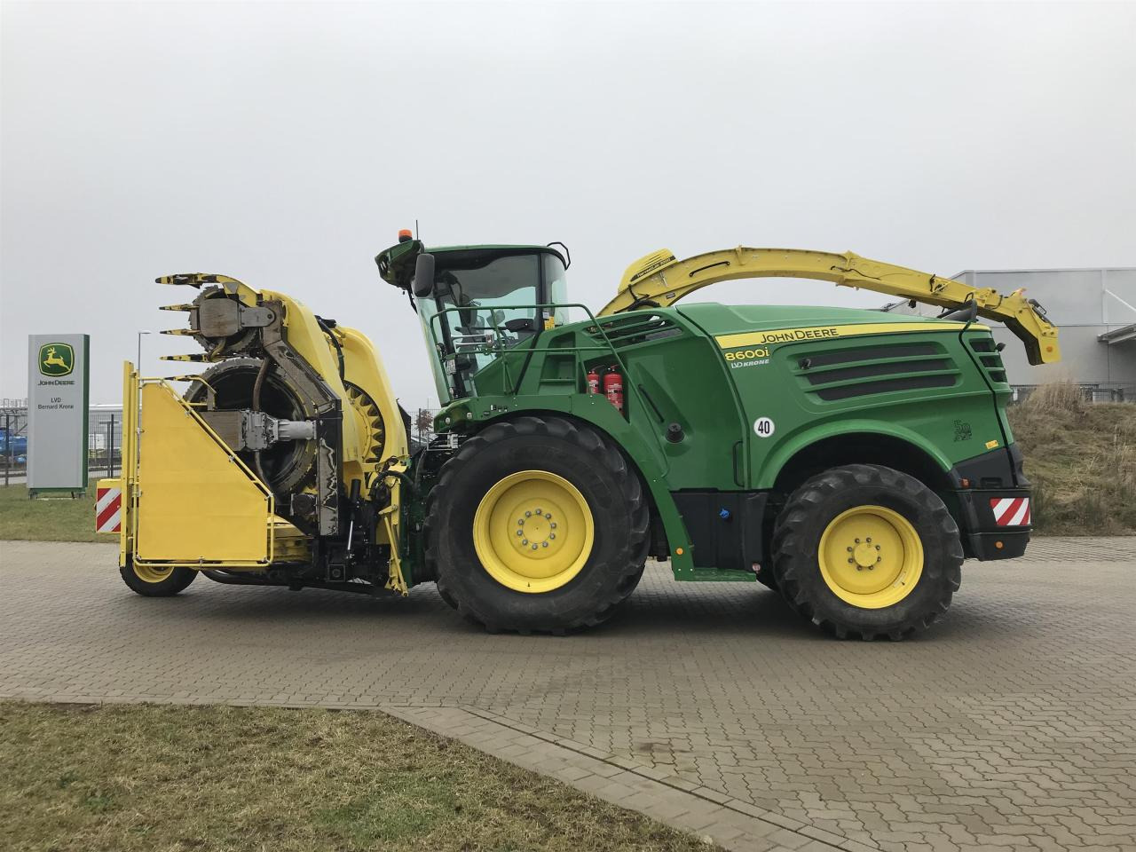 John Deere 8600 - Pemanen hijauan: gambar 1 John Deere 8600 - Pemanen hijauan: gambar 1