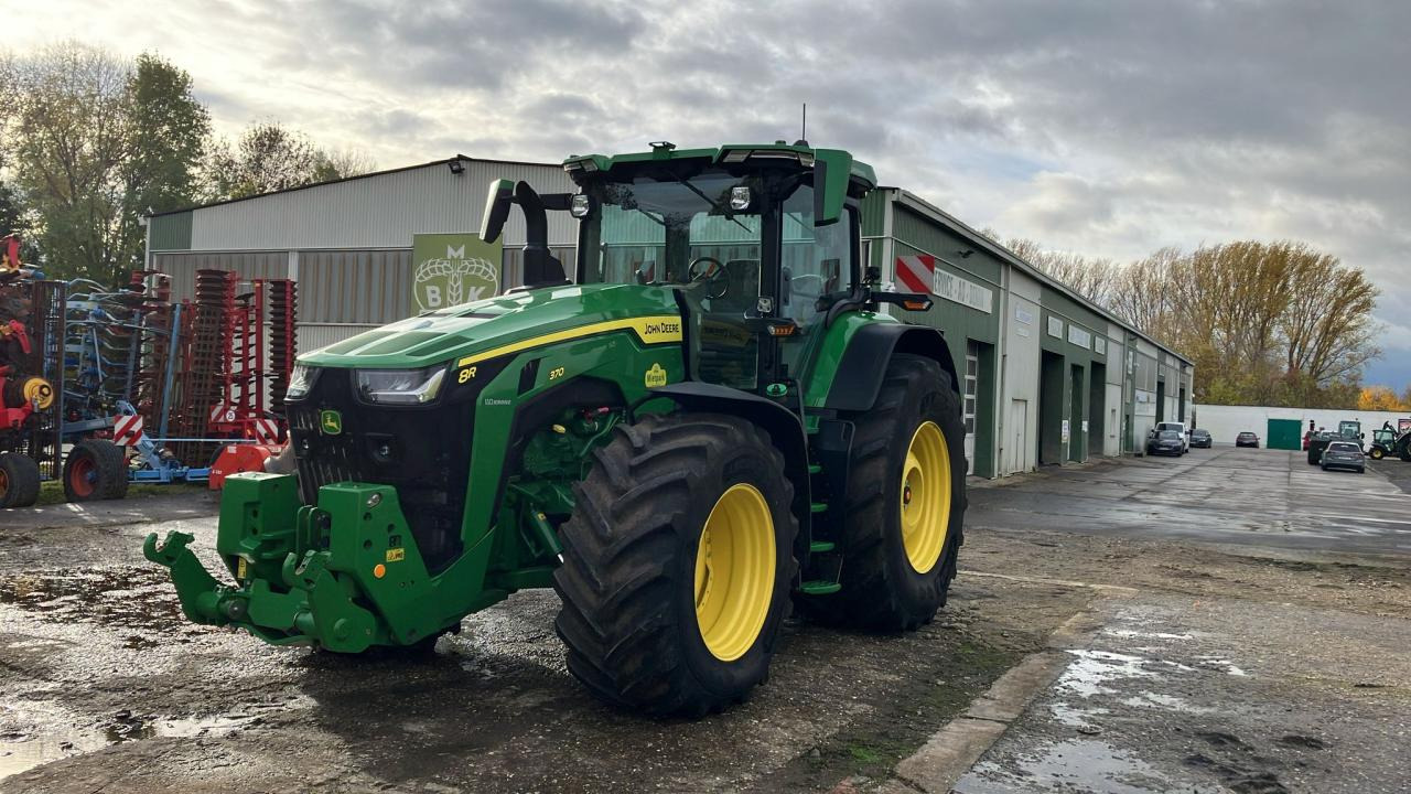 John Deere 8R 370 - Traktor: gambar 2 John Deere 8R 370 - Traktor: gambar 2