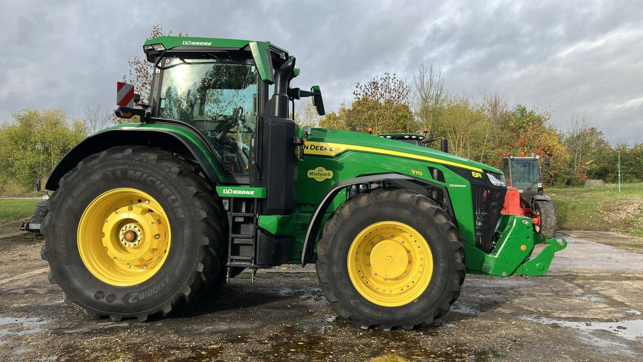 John Deere 8R 370 - Traktor: gambar 3 John Deere 8R 370 - Traktor: gambar 3