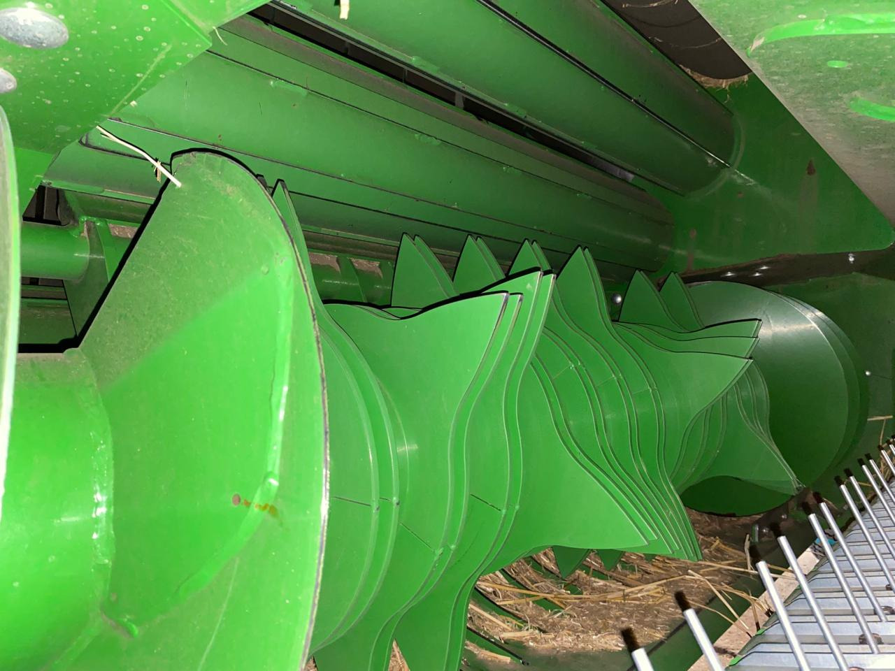 John Deere V451M MaxiCut 13 - Baler bulat: gambar 3 John Deere V451M MaxiCut 13 - Baler bulat: gambar 3
