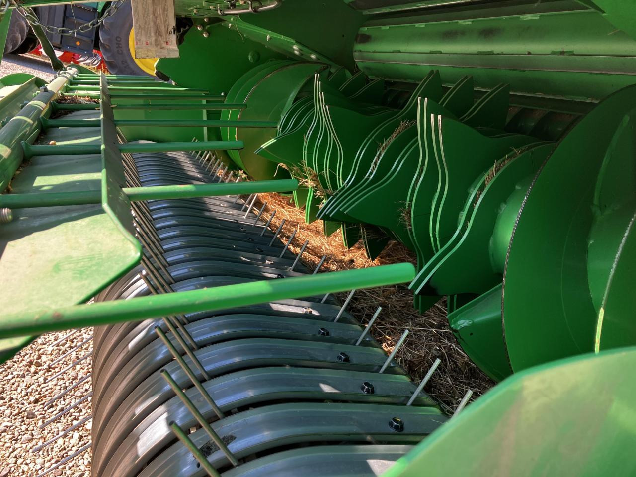 John Deere V461M MaxiCut HC13 - Baler bulat: gambar 5 John Deere V461M MaxiCut HC13 - Baler bulat: gambar 5