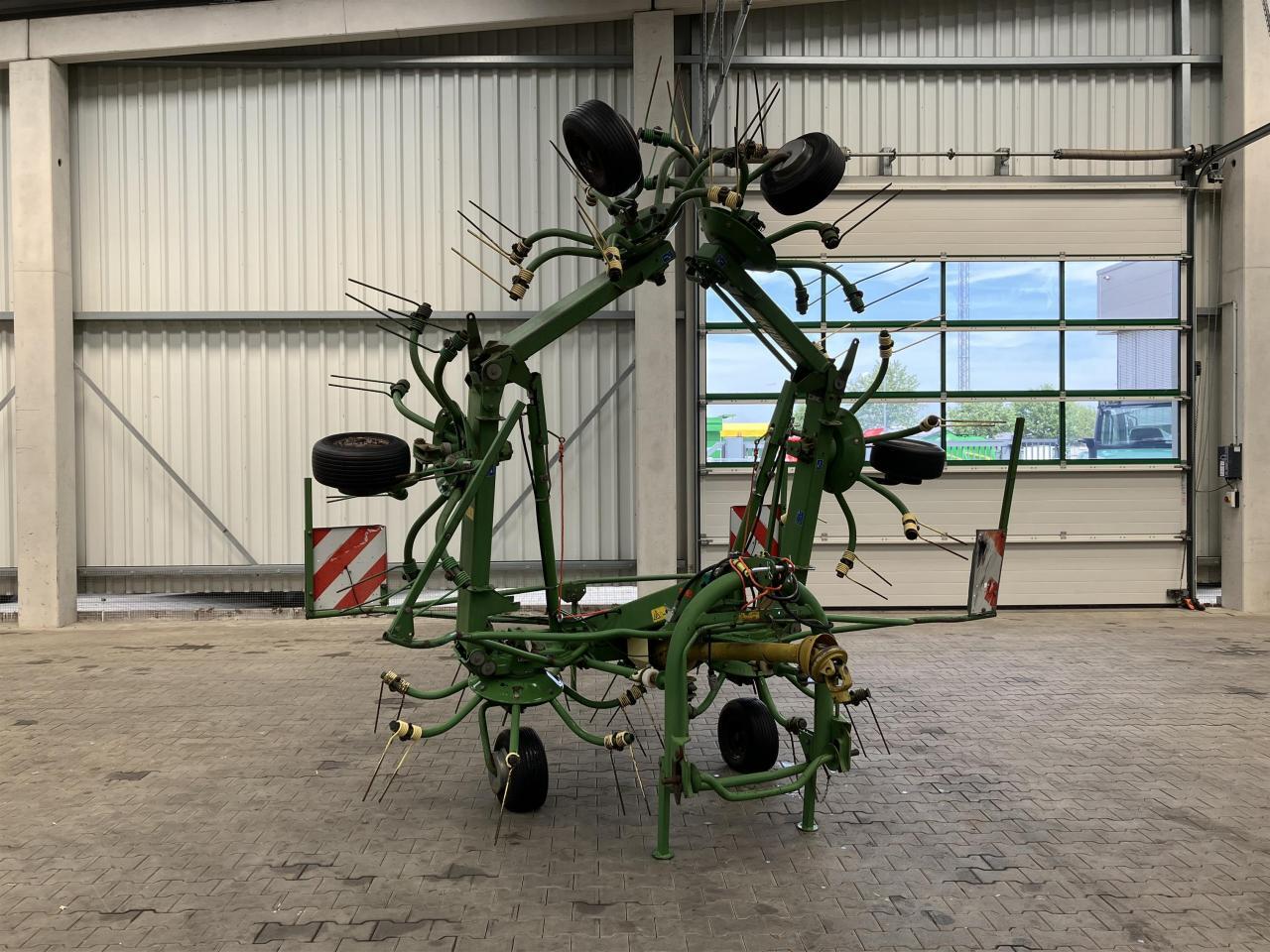 Krone KW 7.70/6x7 - Tedder/ Menyapu: gambar 2 Krone KW 7.70/6x7 - Tedder/ Menyapu: gambar 2