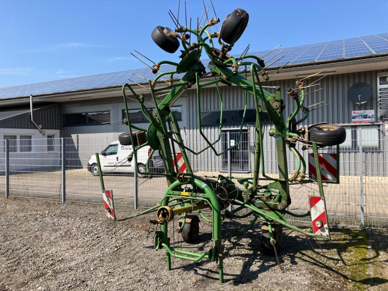 Krone KW7.70/6x7 - Tedder/ Menyapu: gambar 1 Krone KW7.70/6x7 - Tedder/ Menyapu: gambar 1