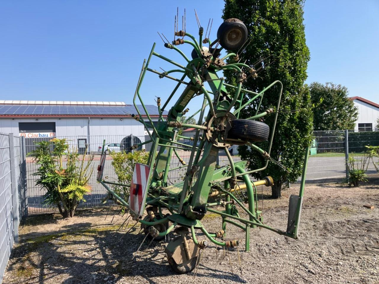 Krone KW7.70/6x7 - Tedder/ Menyapu: gambar 4 Krone KW7.70/6x7 - Tedder/ Menyapu: gambar 4