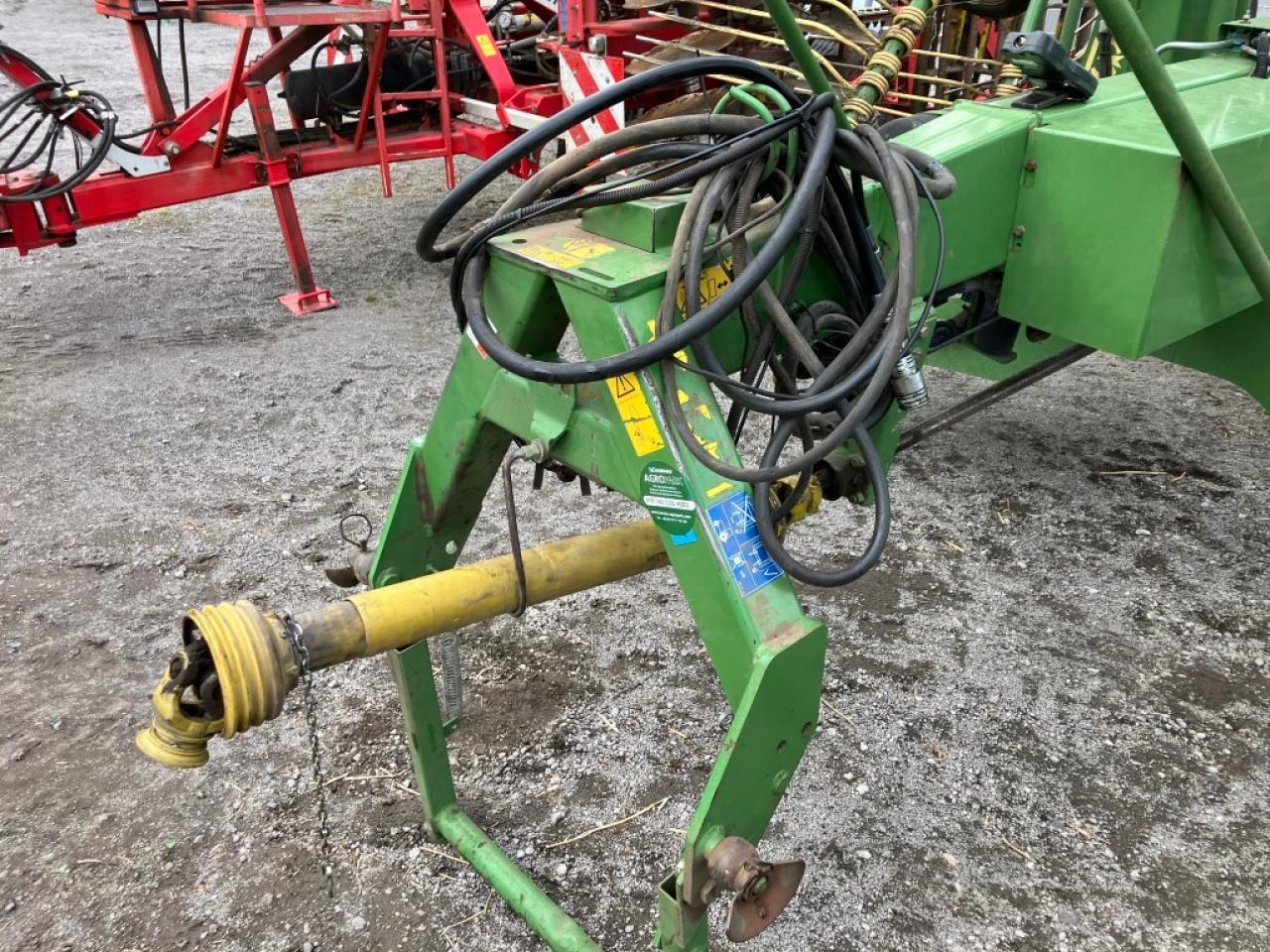 Krone SWADRO 1400 - Tedder/ Menyapu: gambar 3 Krone SWADRO 1400 - Tedder/ Menyapu: gambar 3