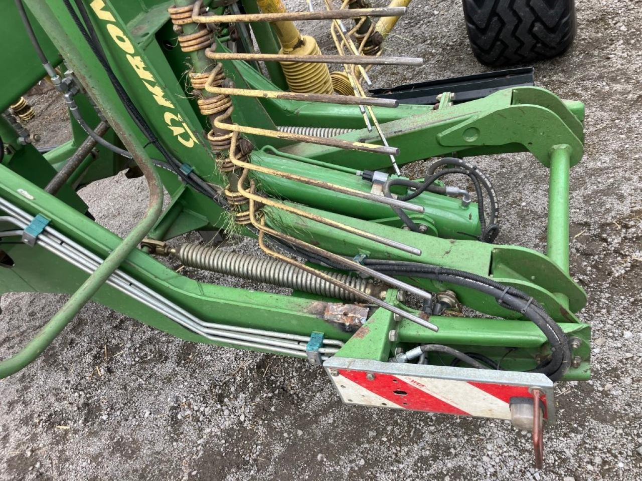 Krone SWADRO 1400 - Tedder/ Menyapu: gambar 4 Krone SWADRO 1400 - Tedder/ Menyapu: gambar 4