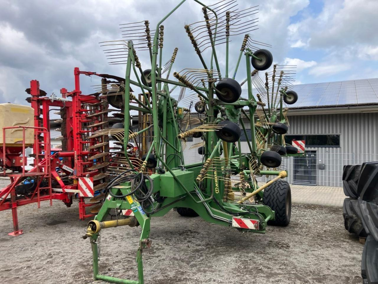 Krone SWADRO 1400 - Tedder/ Menyapu: gambar 2 Krone SWADRO 1400 - Tedder/ Menyapu: gambar 2