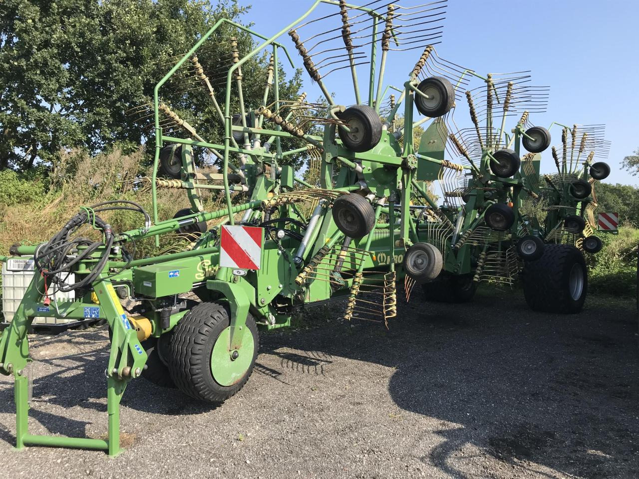 Krone Swadro 2000 - Tedder/ Menyapu: gambar 1 Krone Swadro 2000 - Tedder/ Menyapu: gambar 1