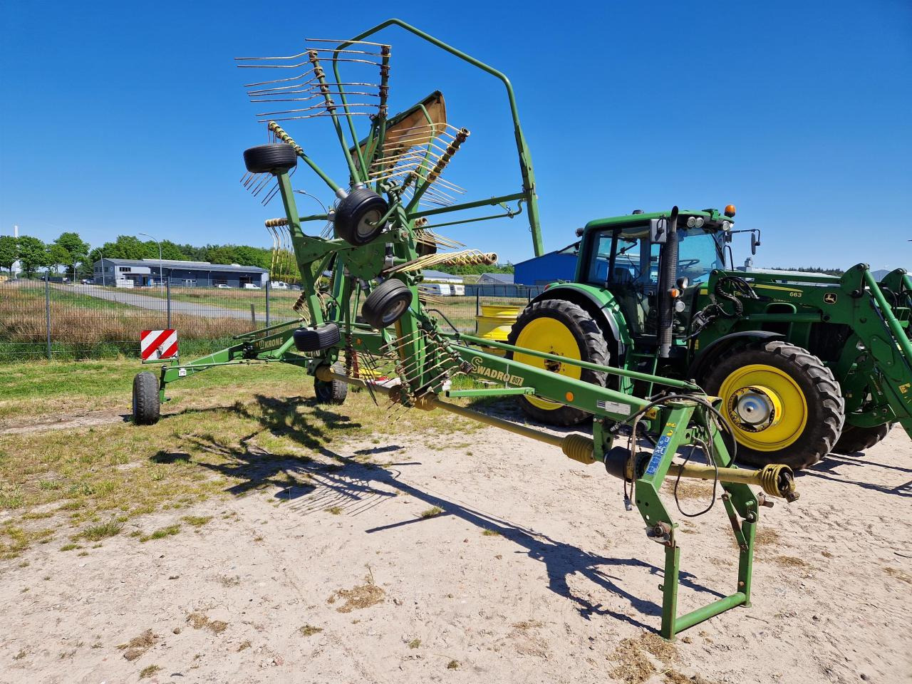 Krone Swadro 807 - Tedder/ Menyapu: gambar 2 Krone Swadro 807 - Tedder/ Menyapu: gambar 2