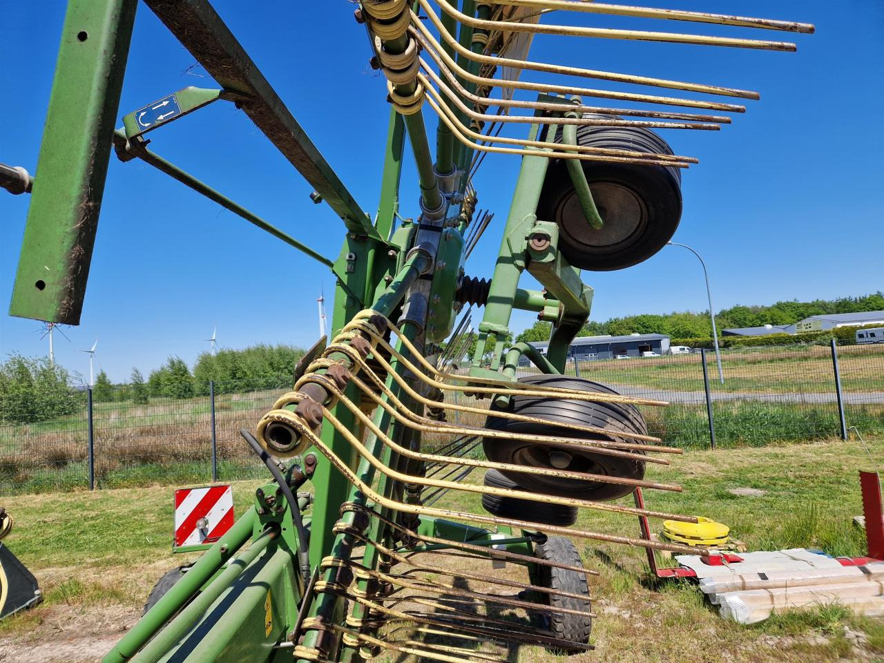 Krone Swadro 807 - Tedder/ Menyapu: gambar 5 Krone Swadro 807 - Tedder/ Menyapu: gambar 5