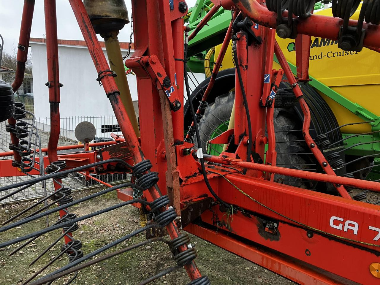 Kuhn GA 7501 - Tedder/ Menyapu: gambar 5 Kuhn GA 7501 - Tedder/ Menyapu: gambar 5