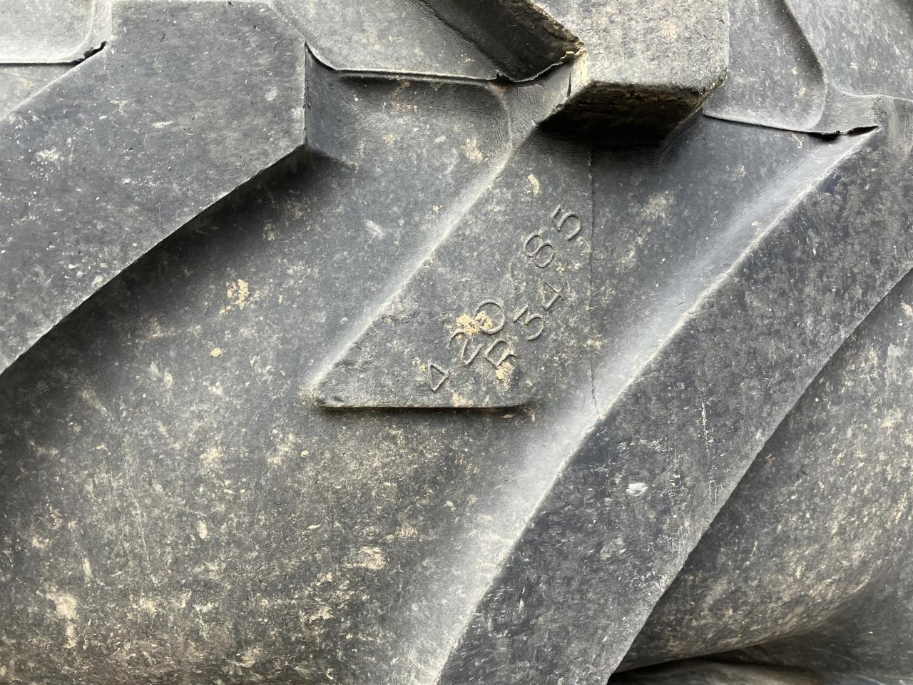 Michelin 420/85R34 - Ban untuk Peralatan pertanian: gambar 3 Michelin 420/85R34 - Ban untuk Peralatan pertanian: gambar 3