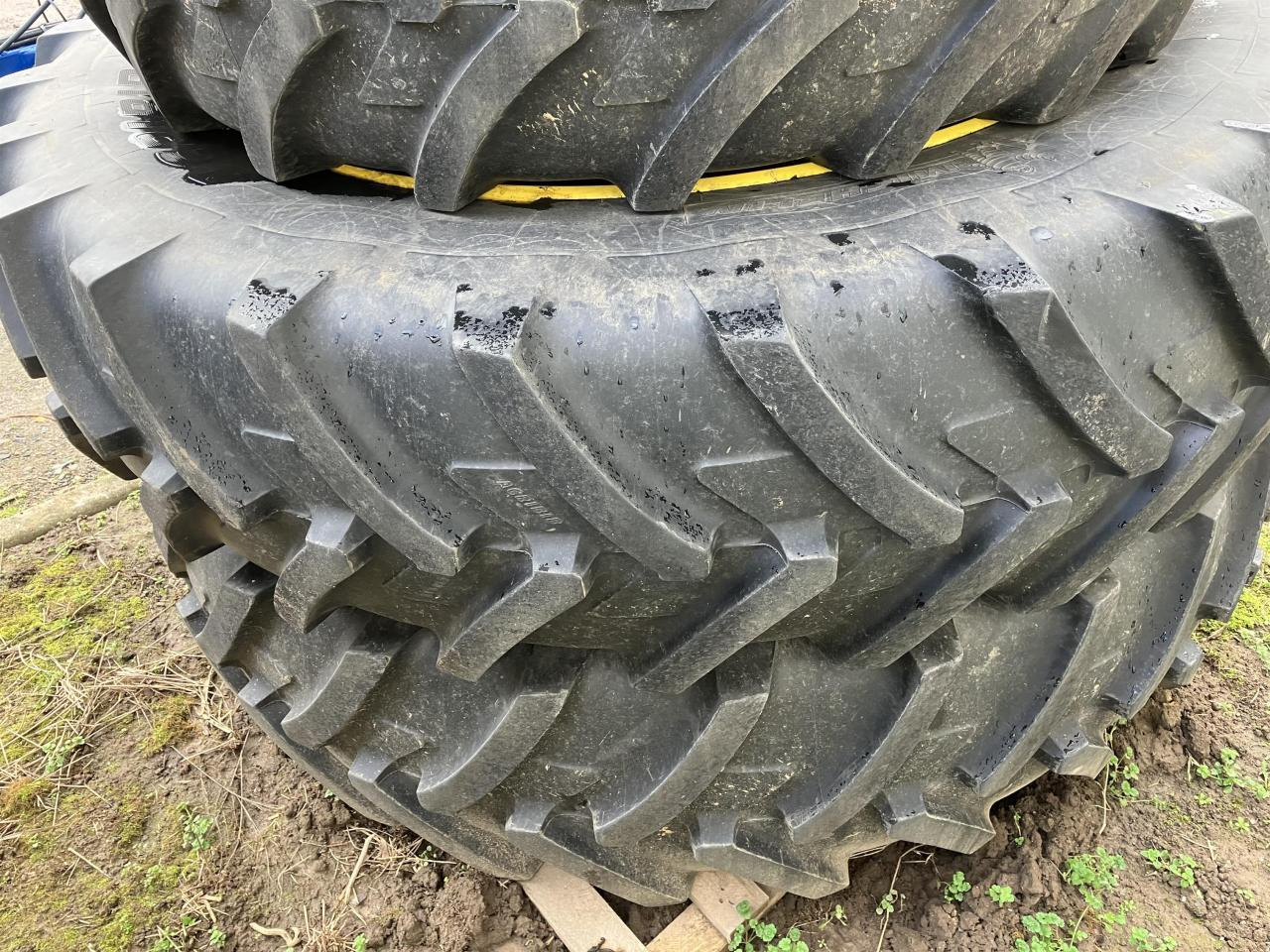 Michelin 480/80R50 - Ban untuk Peralatan pertanian: gambar 1 Michelin 480/80R50 - Ban untuk Peralatan pertanian: gambar 1