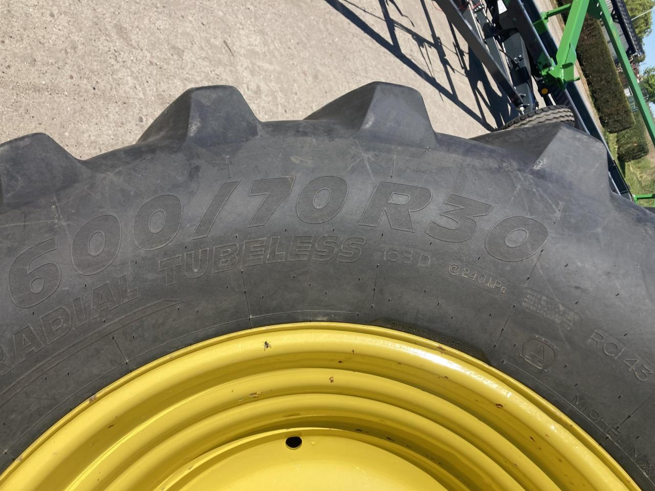 Michelin 600/70R30 - Ban untuk Peralatan pertanian: gambar 5 Michelin 600/70R30 - Ban untuk Peralatan pertanian: gambar 5