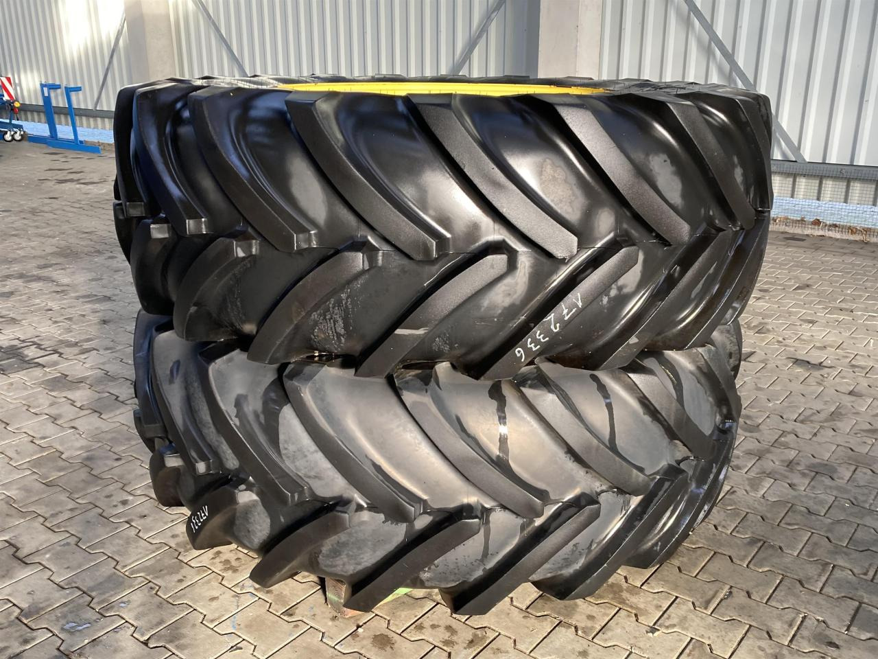 Michelin 620/70R38 - Ban untuk Peralatan pertanian: gambar 1 Michelin 620/70R38 - Ban untuk Peralatan pertanian: gambar 1