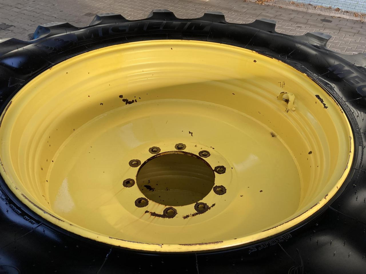 Michelin 620/70R38 - Ban untuk Peralatan pertanian: gambar 3 Michelin 620/70R38 - Ban untuk Peralatan pertanian: gambar 3