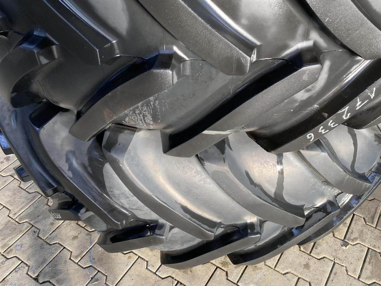 Michelin 620/70R38 - Ban untuk Peralatan pertanian: gambar 2 Michelin 620/70R38 - Ban untuk Peralatan pertanian: gambar 2