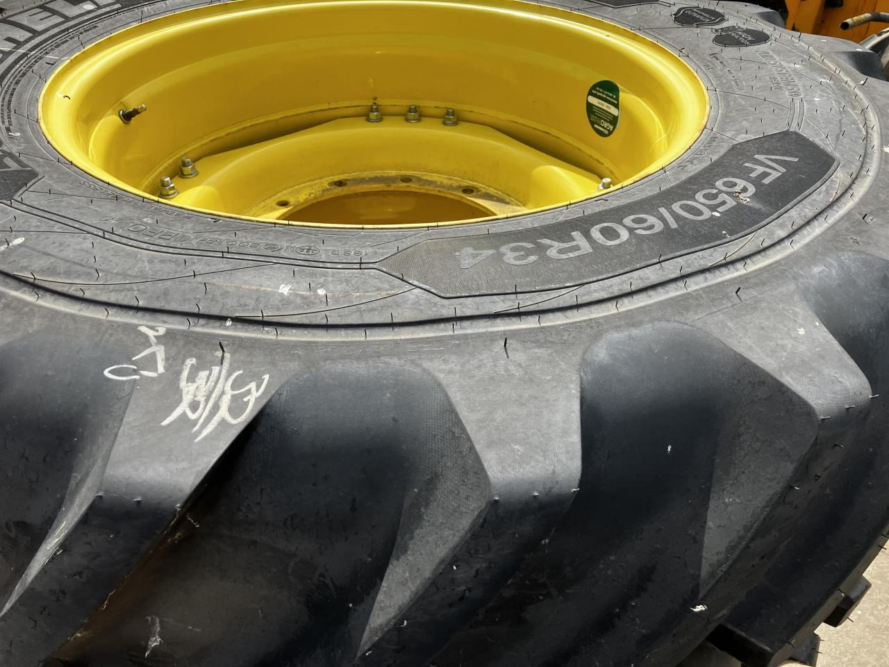 Michelin 650/60R34 VF - Ban untuk Peralatan pertanian: gambar 3 Michelin 650/60R34 VF - Ban untuk Peralatan pertanian: gambar 3