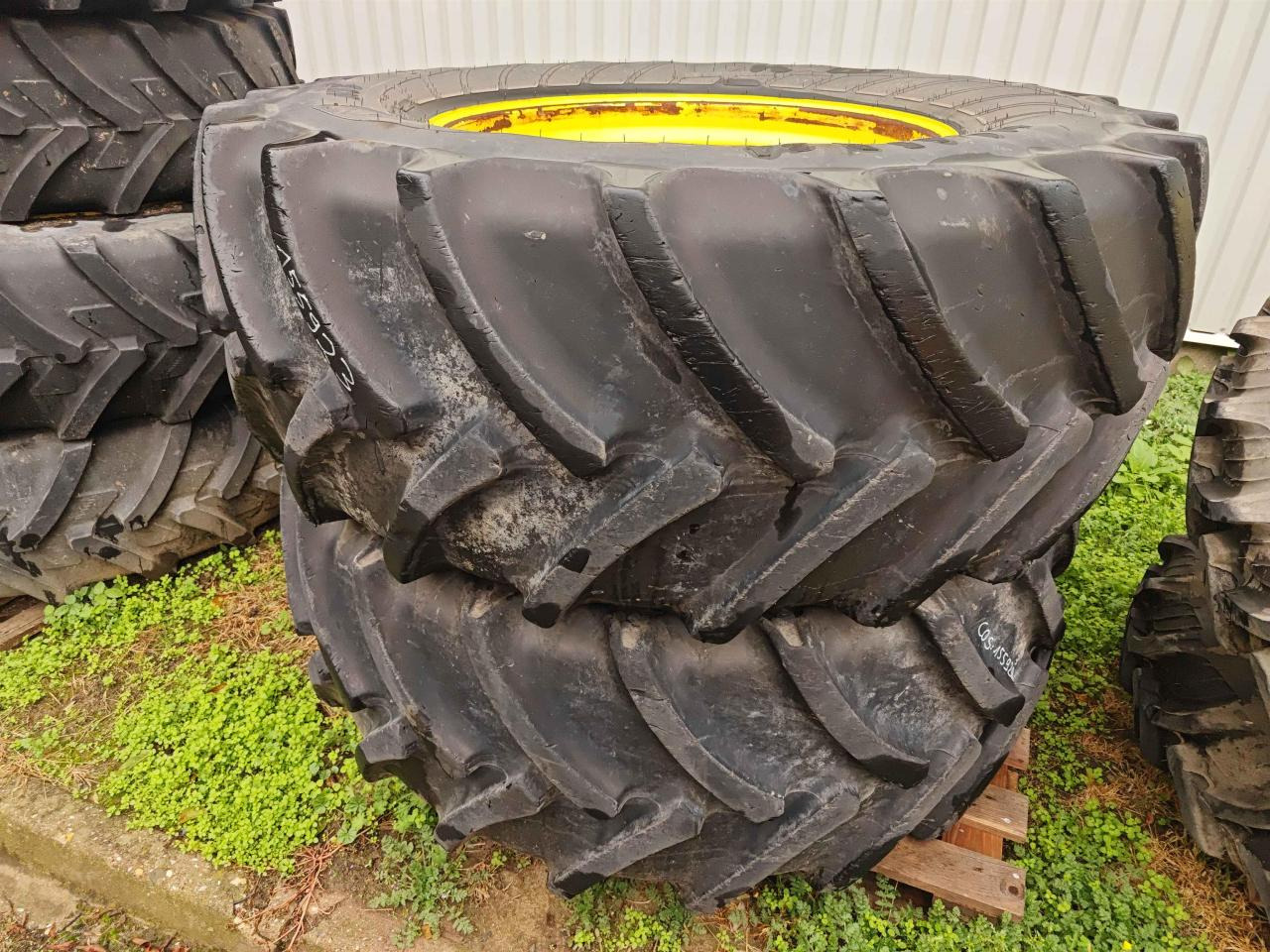 Mitas 600/65R34 - Ban untuk Peralatan pertanian: gambar 1 Mitas 600/65R34 - Ban untuk Peralatan pertanian: gambar 1