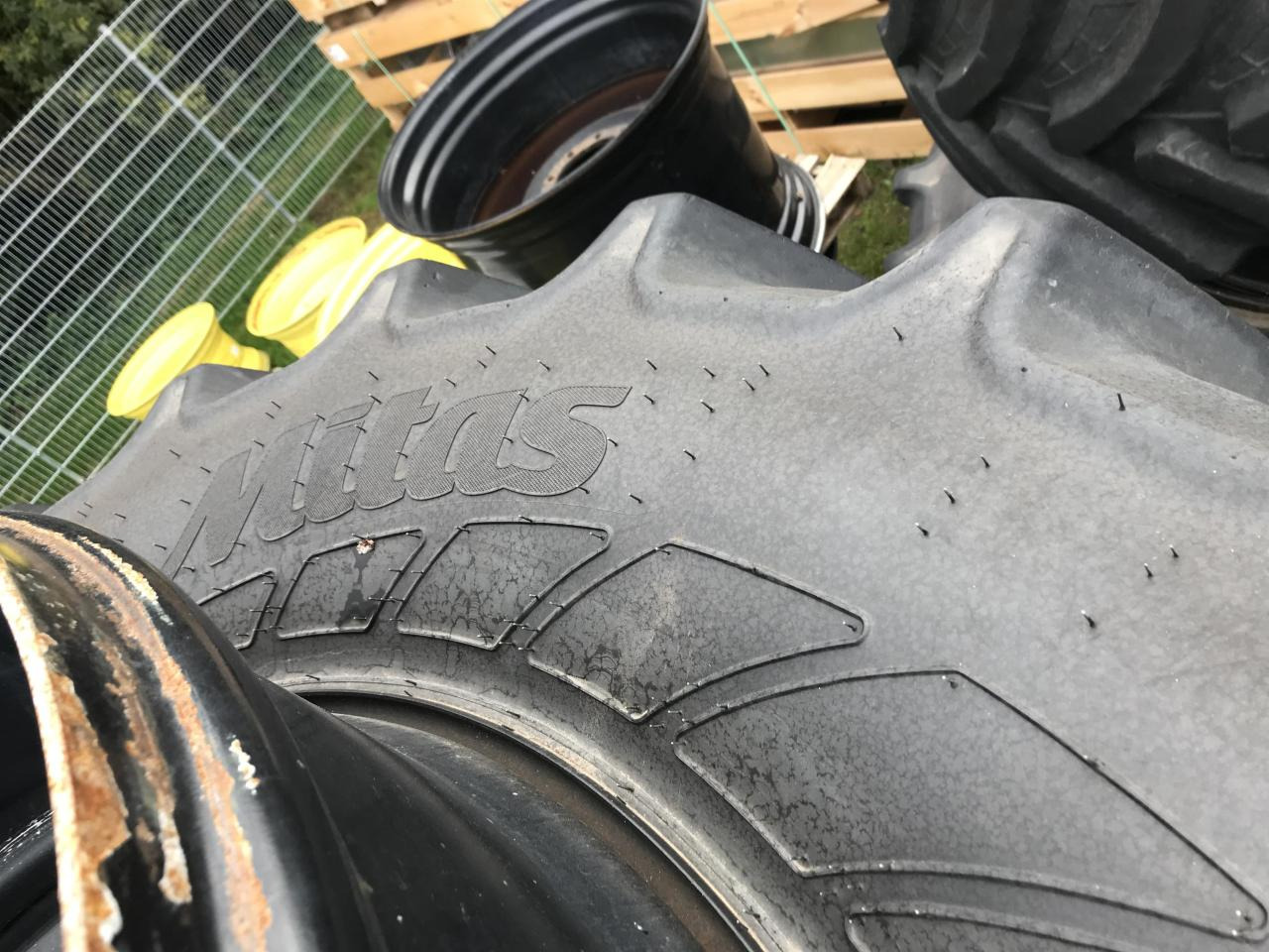 Mitas 600/65R34 - Ban untuk Peralatan pertanian: gambar 5 Mitas 600/65R34 - Ban untuk Peralatan pertanian: gambar 5
