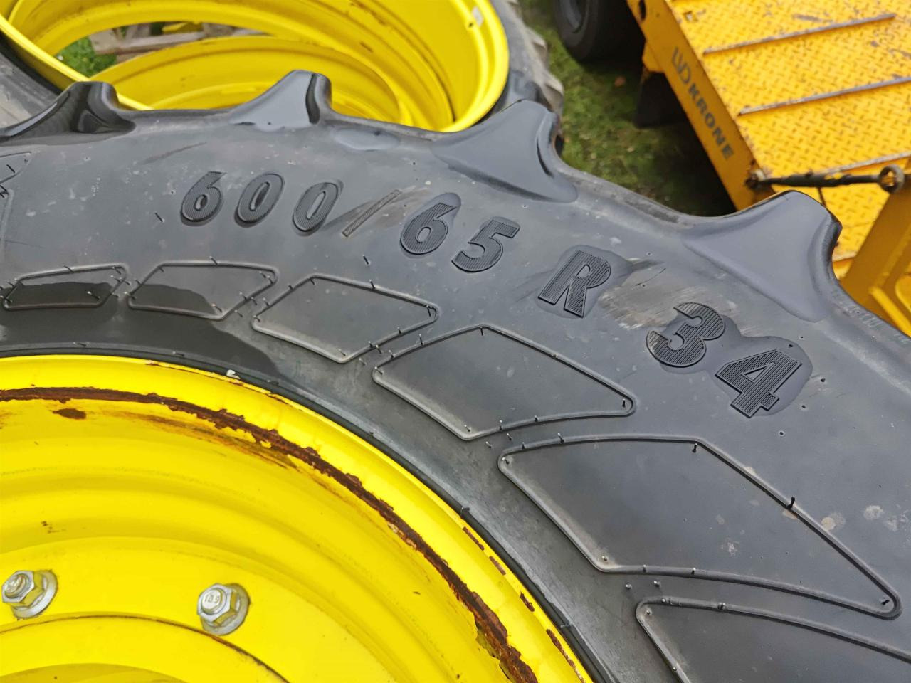 Mitas 600/65R34 - Ban untuk Peralatan pertanian: gambar 5 Mitas 600/65R34 - Ban untuk Peralatan pertanian: gambar 5