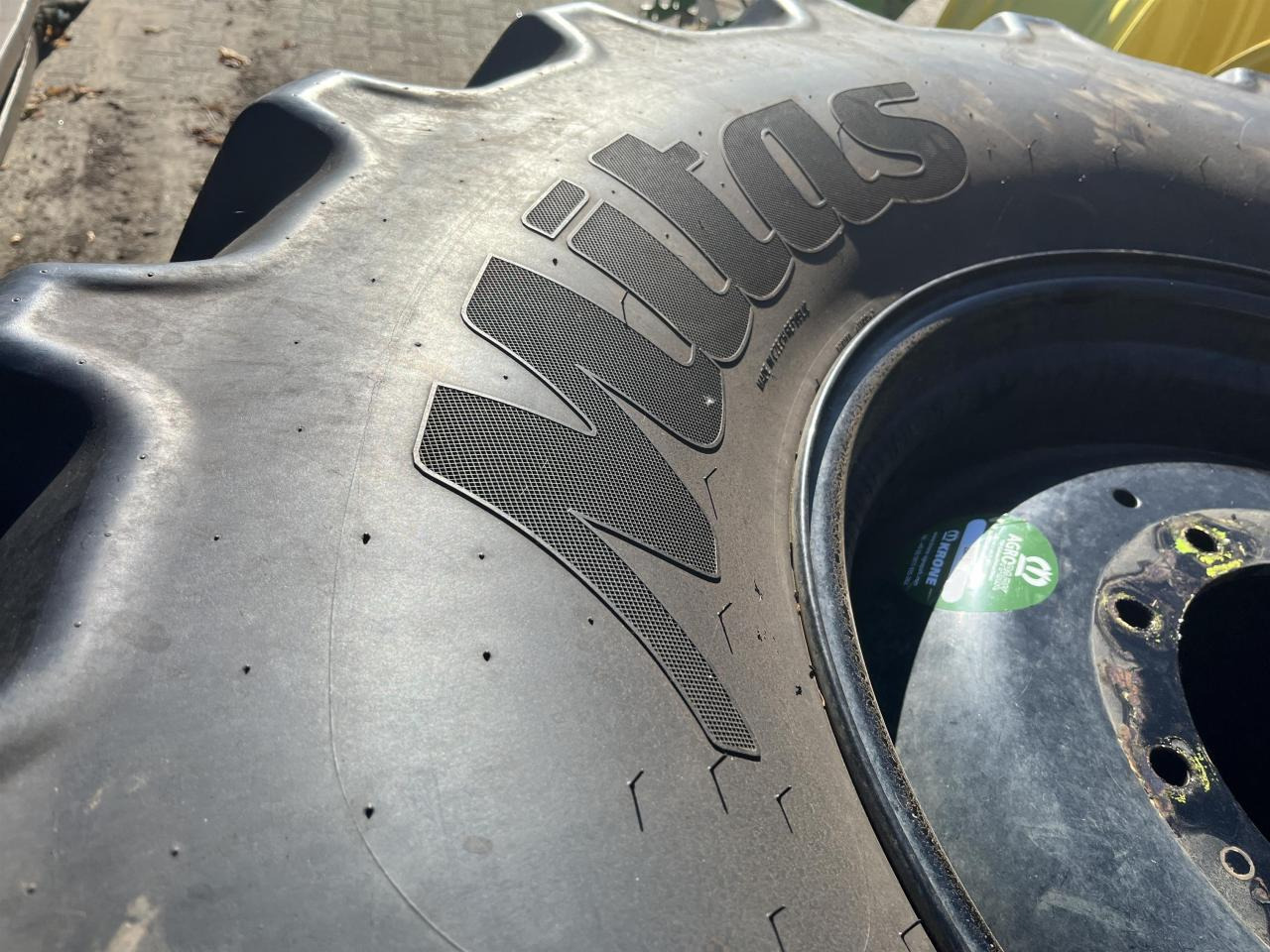 Mitas 600/70R30 - Ban untuk Peralatan pertanian: gambar 3 Mitas 600/70R30 - Ban untuk Peralatan pertanian: gambar 3