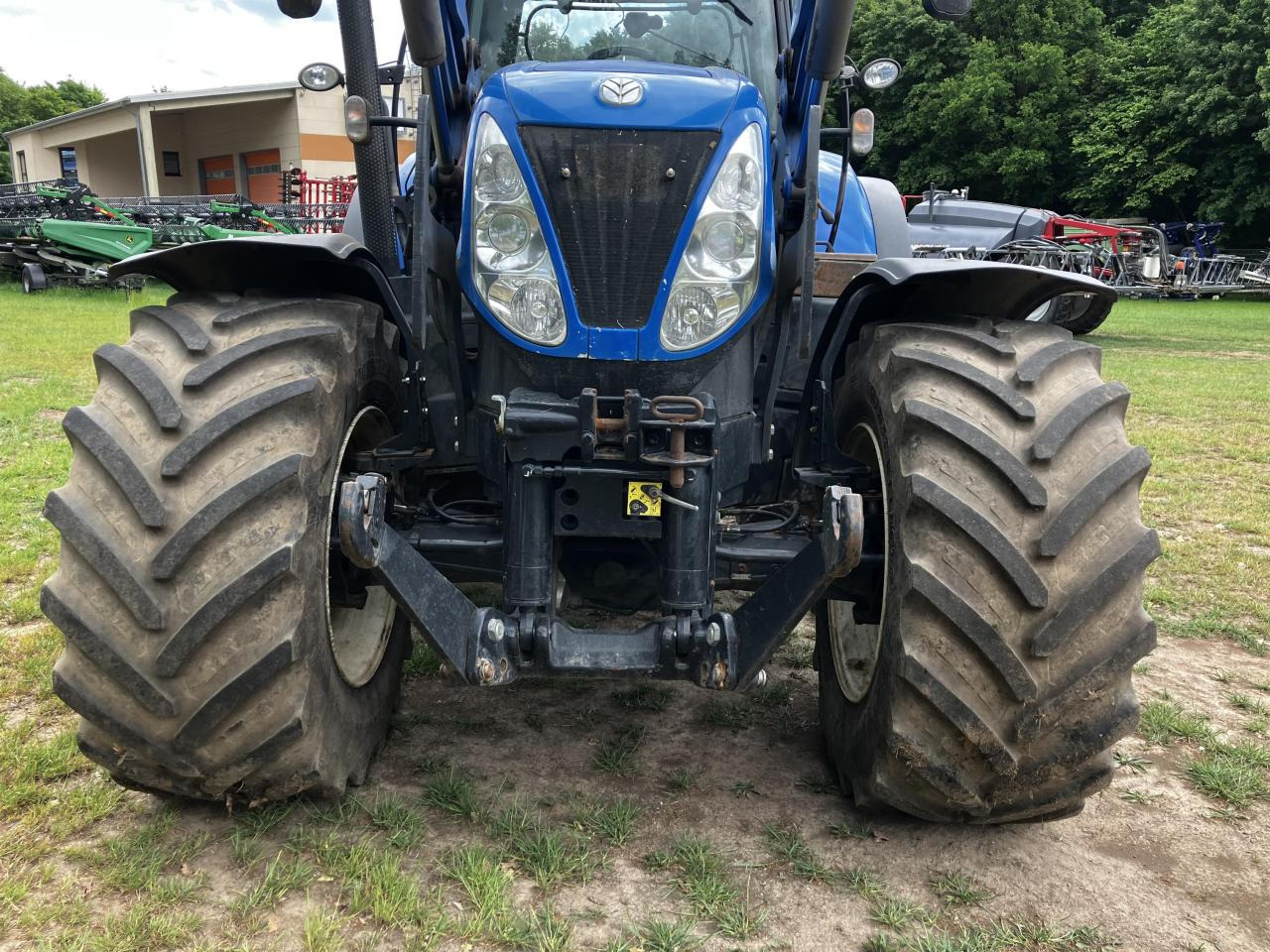 New Holland T7.270 - Traktor: gambar 4 New Holland T7.270 - Traktor: gambar 4
