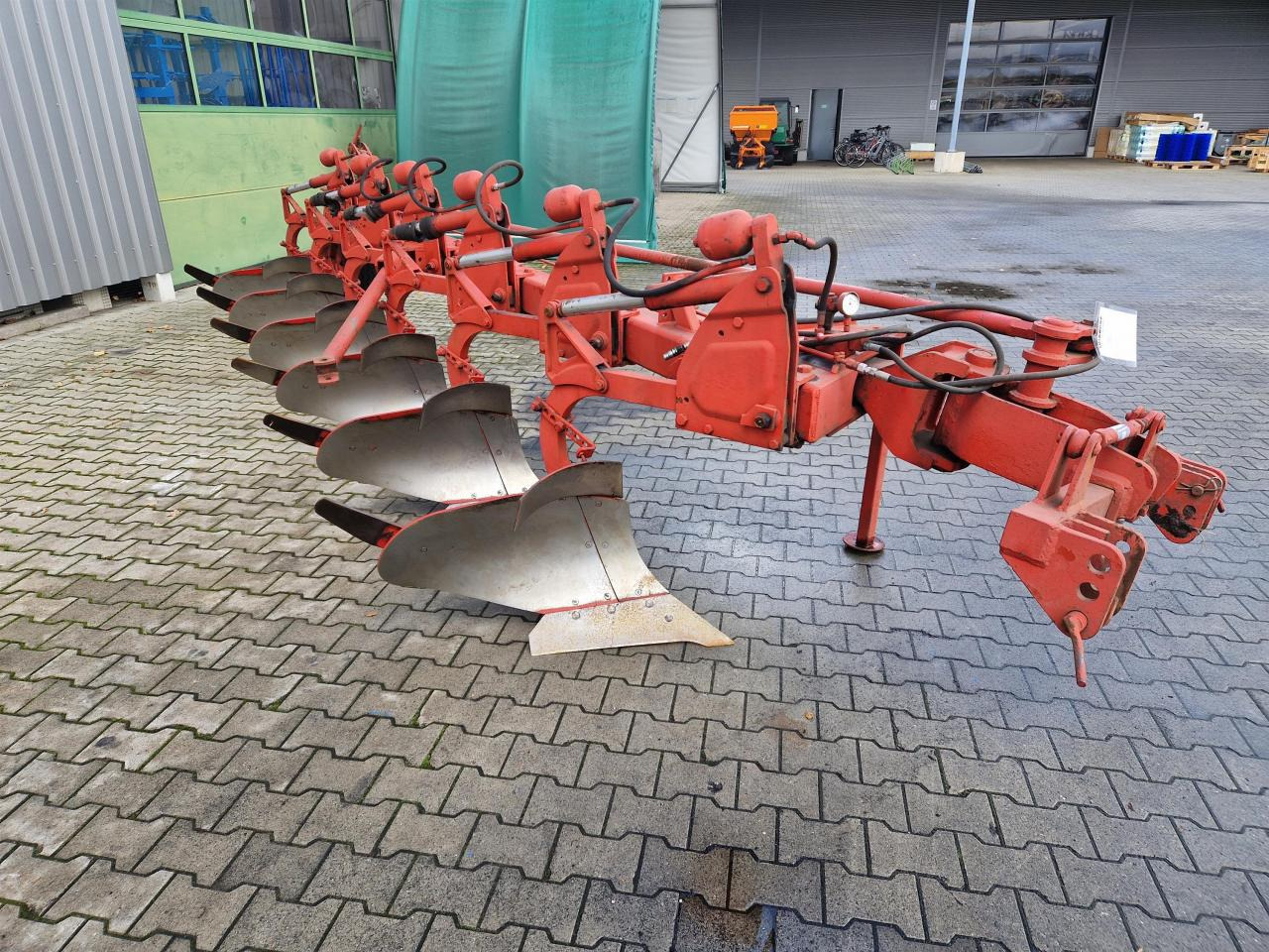 Niemeyer 6-Schar Beetpflug - Bajak: gambar 1 Niemeyer 6-Schar Beetpflug - Bajak: gambar 1