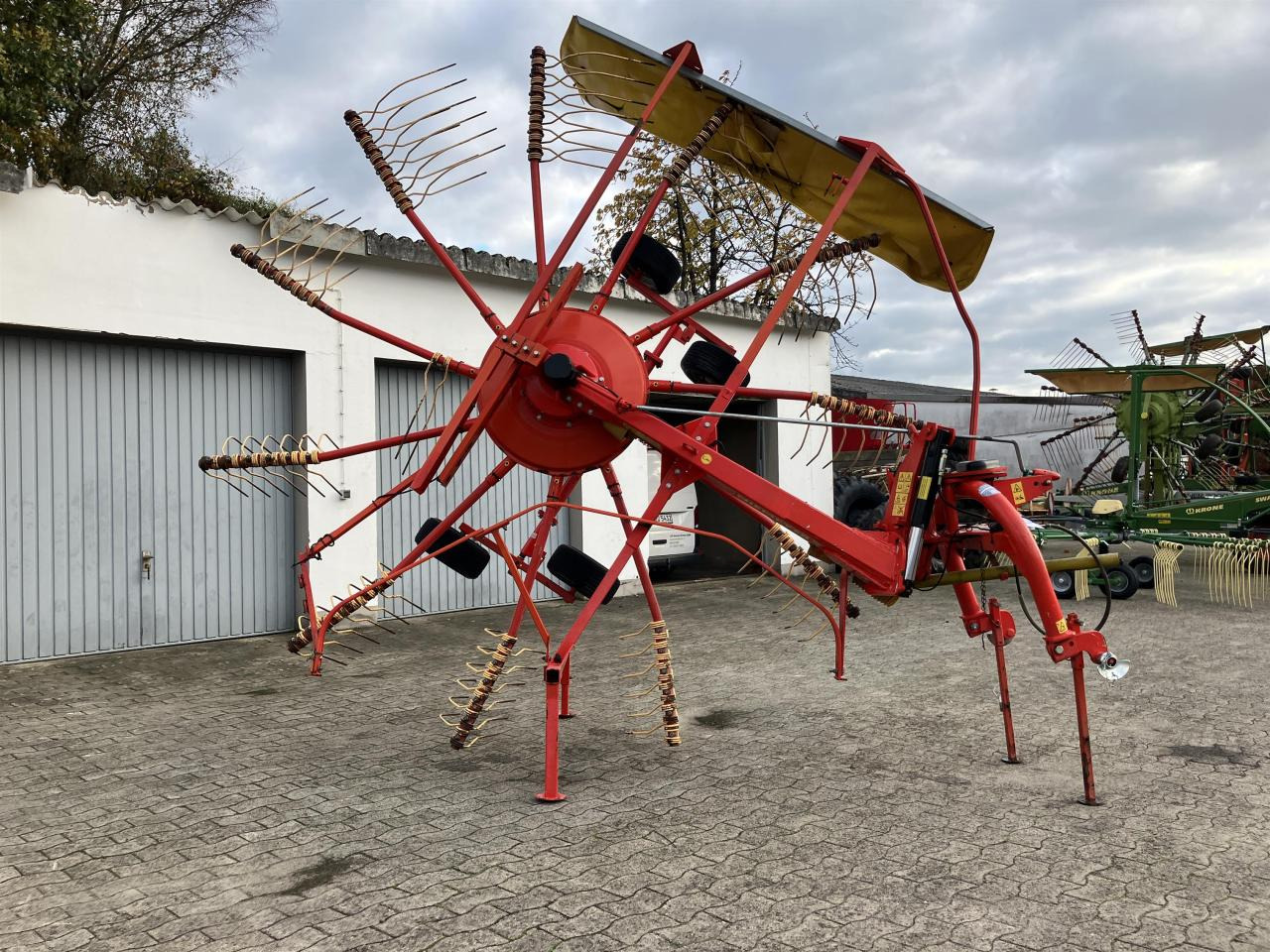 Niemeyer Twin 470 -DH - Tedder/ Menyapu: gambar 4 Niemeyer Twin 470 -DH - Tedder/ Menyapu: gambar 4