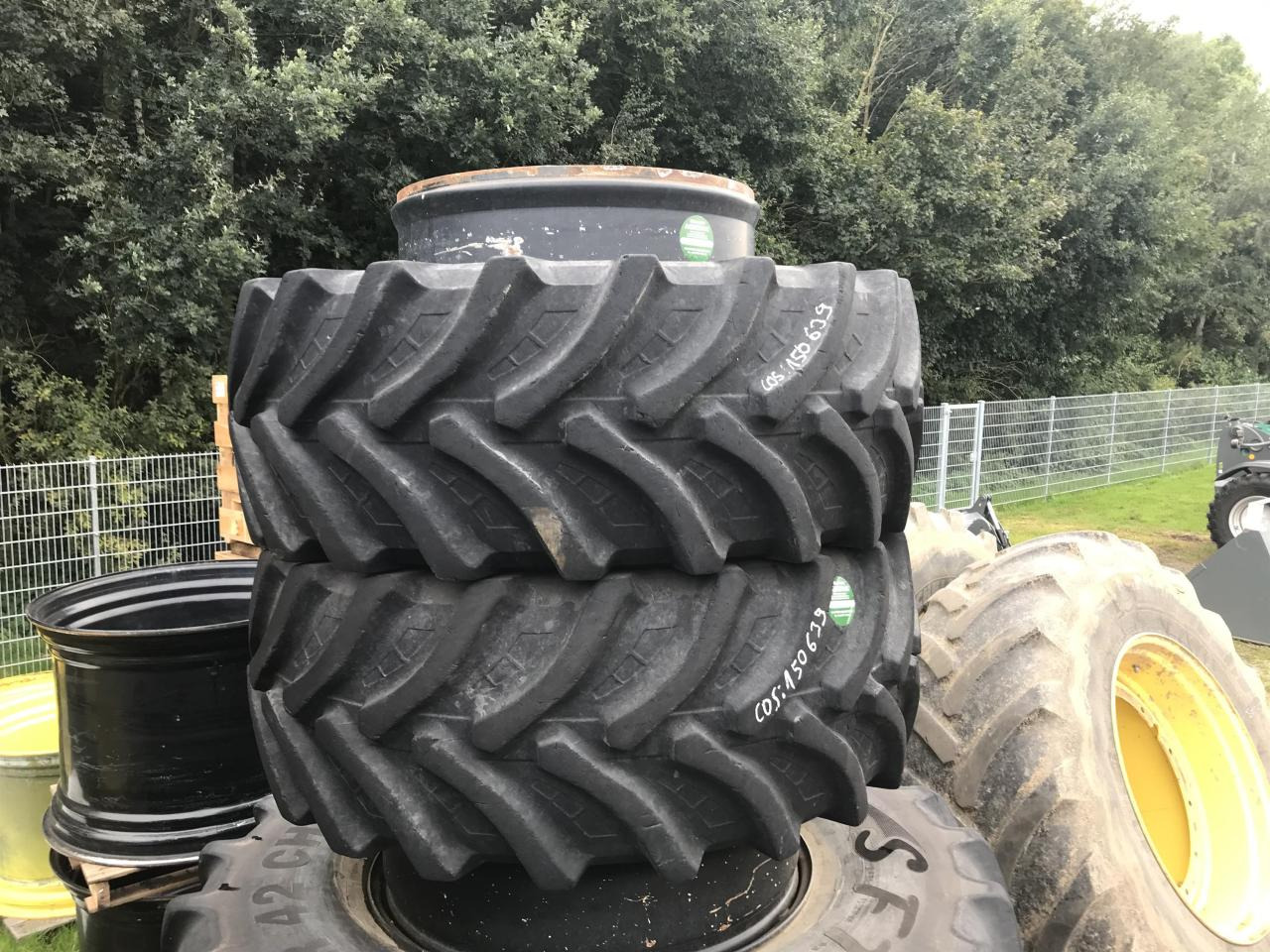 Petlas 600/65R34 - Ban untuk Peralatan pertanian: gambar 1 Petlas 600/65R34 - Ban untuk Peralatan pertanian: gambar 1