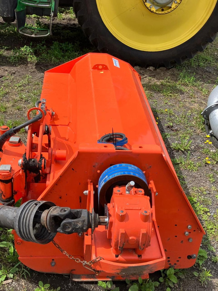 Tierre TCL 200 - Mesin pemotong chopper: gambar 2 Tierre TCL 200 - Mesin pemotong chopper: gambar 2