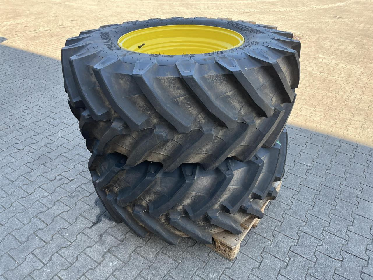Trelleborg 540/65R28 - Ban untuk Peralatan pertanian: gambar 1 Trelleborg 540/65R28 - Ban untuk Peralatan pertanian: gambar 1