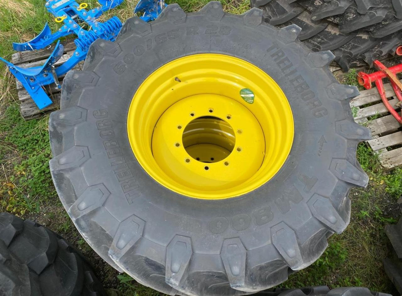 Trelleborg 600/65R28 - Ban untuk Peralatan pertanian: gambar 1 Trelleborg 600/65R28 - Ban untuk Peralatan pertanian: gambar 1