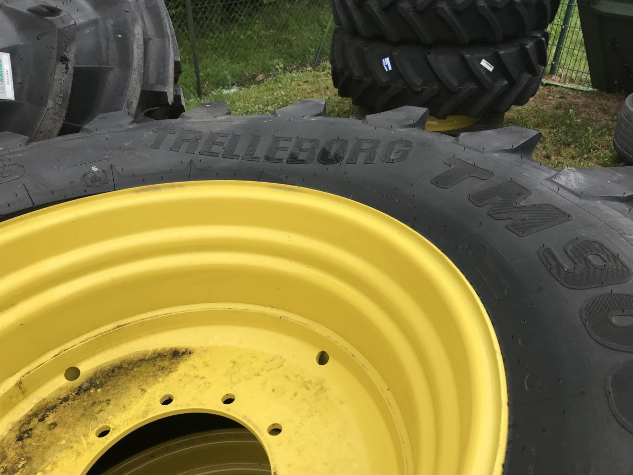 Trelleborg 600/70R30 - Ban untuk Peralatan pertanian: gambar 2 Trelleborg 600/70R30 - Ban untuk Peralatan pertanian: gambar 2