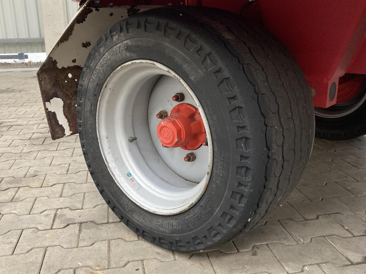 Trioliet Solomix 1 VL 1000 - Mixer-pengumpan: gambar 4 Trioliet Solomix 1 VL 1000 - Mixer-pengumpan: gambar 4