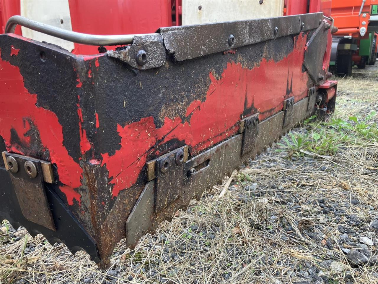 Trioliet TU 180 XL - Peralatan ternak: gambar 4 Trioliet TU 180 XL - Peralatan ternak: gambar 4
