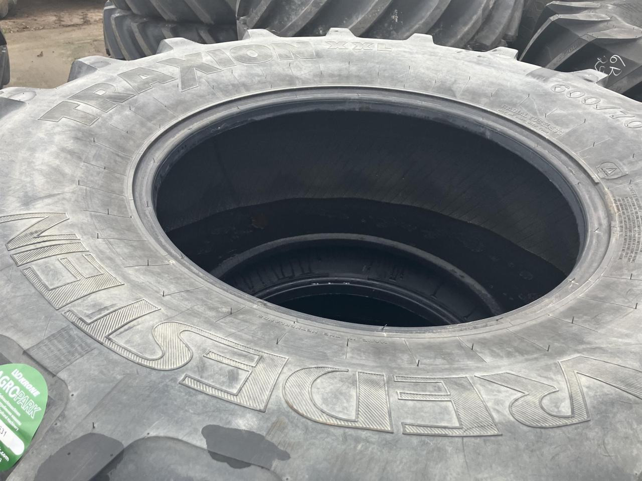 Vredestein 600/70R30 - Ban untuk Peralatan pertanian: gambar 1 Vredestein 600/70R30 - Ban untuk Peralatan pertanian: gambar 1