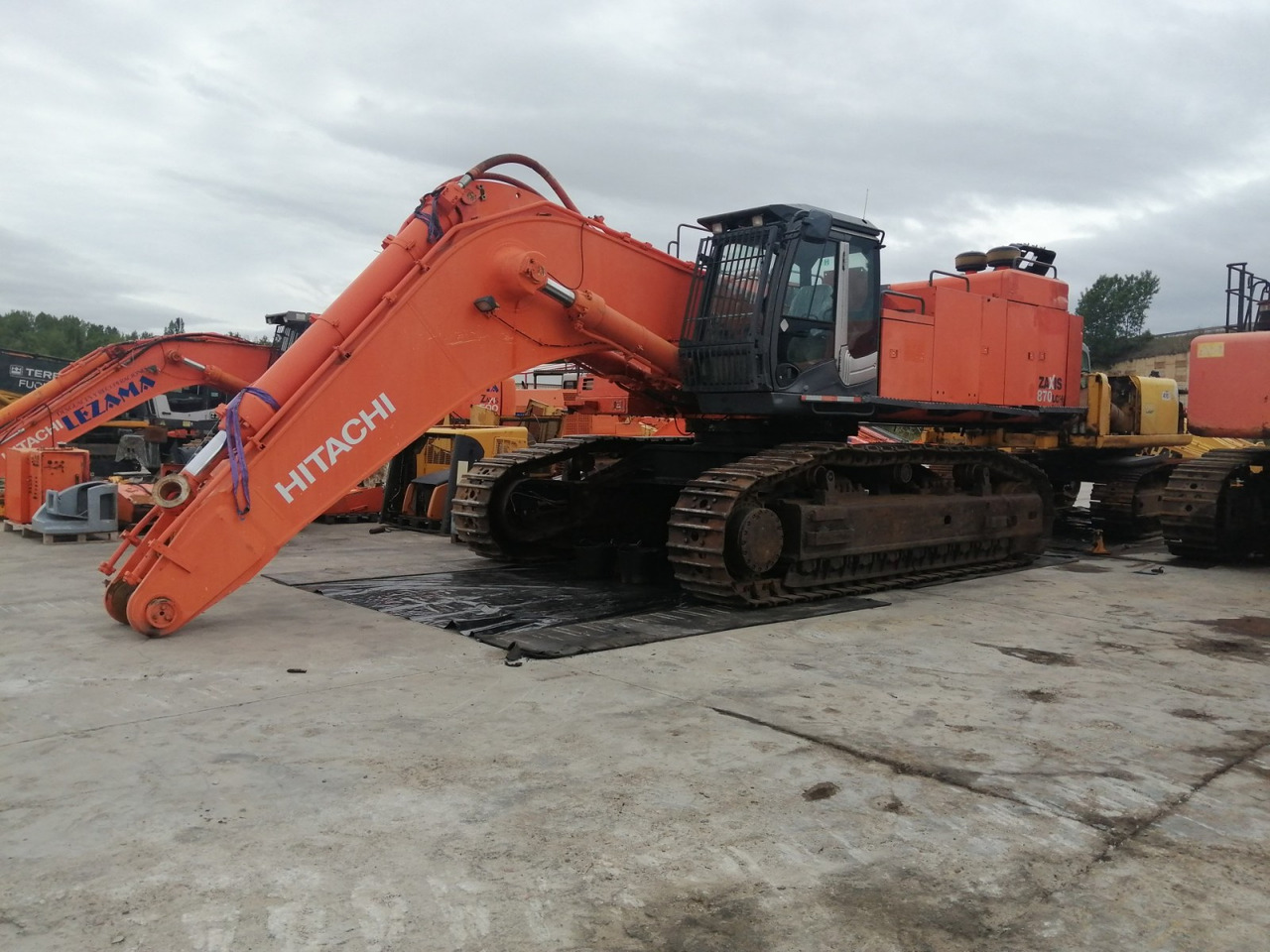 EXCAVADORA HITACHI ZX870LCH-3 - Ekskavator perayap: gambar 1 EXCAVADORA HITACHI ZX870LCH-3 - Ekskavator perayap: gambar 1