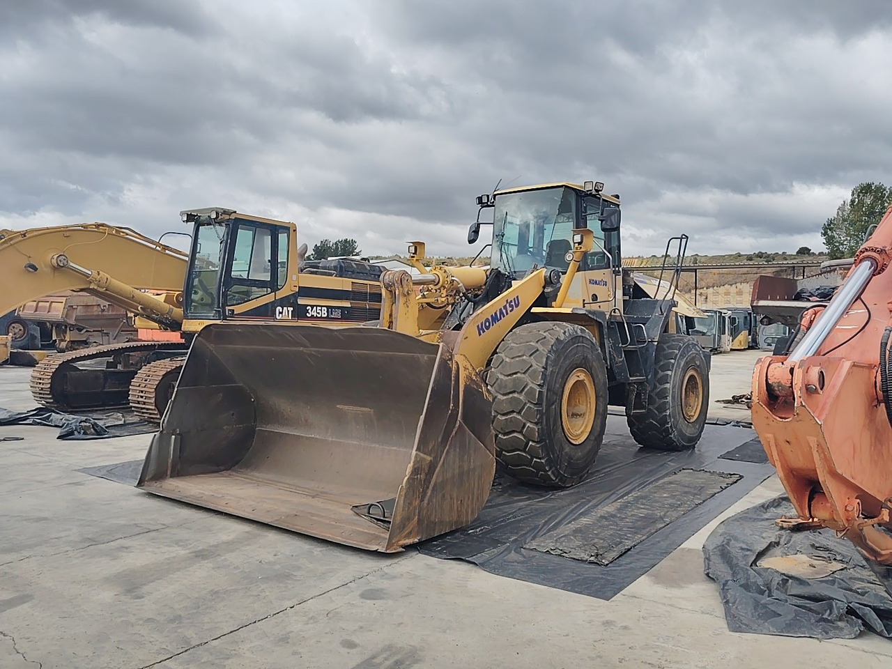 KOMATSU WA480-5H - Wheel loader: gambar 1 KOMATSU WA480-5H - Wheel loader: gambar 1