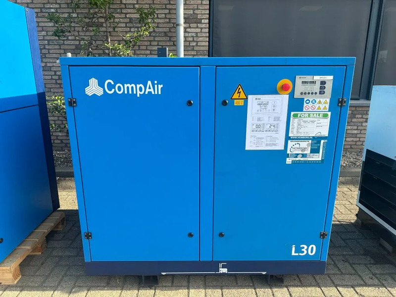 Compair L30 Elektrische Schroefcompressor 30 kW 4.88 m3 / min 7.5 Bar - Kompresor udara: gambar 1 Compair L30 Elektrische Schroefcompressor 30 kW 4.88 m3 / min 7.5 Bar - Kompresor udara: gambar 1
