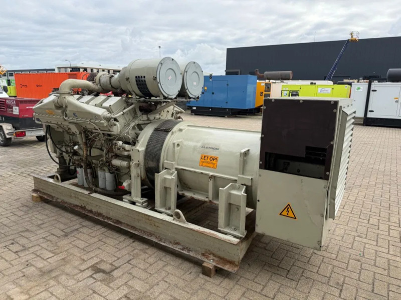 Cummins KTA 38 G5 Leroy Somer 1000 kVA noodstroom generatorset - Genset: gambar 4 Cummins KTA 38 G5 Leroy Somer 1000 kVA noodstroom generatorset - Genset: gambar 4